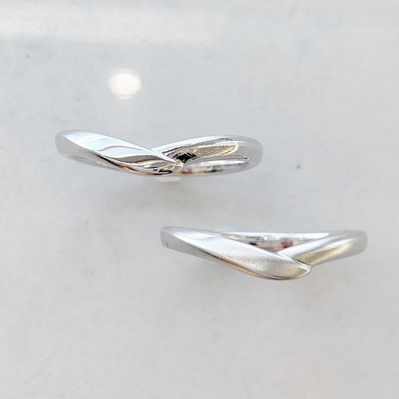 指輪のグロス仕上げとマット仕上げ